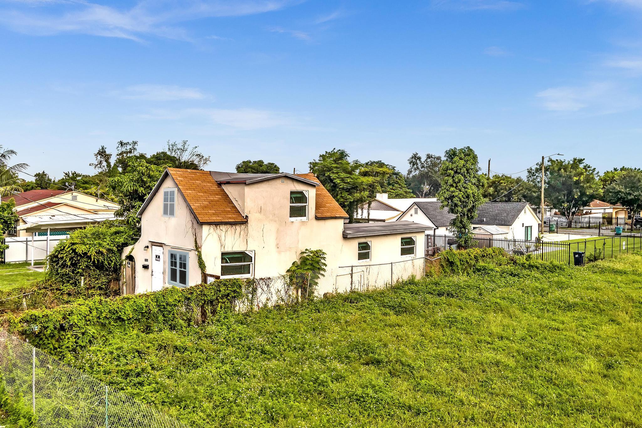 TENNYSON HEIGHTS - Residential