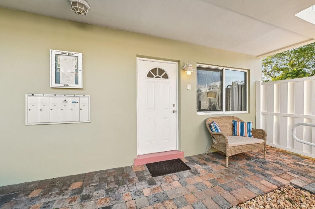 Photo of 1424 Holly Heights Drive #1, Fort Lauderdale, FL 33304 (MLS # F10537399)