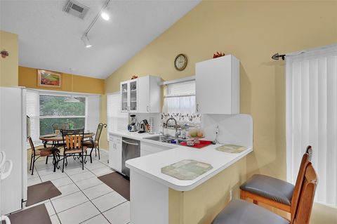 Single Family Residence in Pembroke Pines FL 450 188th Ter Ter 22.jpg