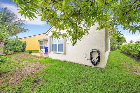 Single Family Residence in Pembroke Pines FL 450 188th Ter Ter 27.jpg