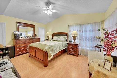 Single Family Residence in Pembroke Pines FL 450 188th Ter Ter 12.jpg