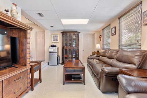 Tiny photo for 660 Azalea Court, Plantation, FL 33317 (MLS # B26033403)