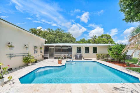 Tiny photo for 660 Azalea Court, Plantation, FL 33317 (MLS # B26033403)