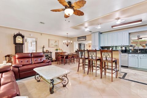 Tiny photo for 660 Azalea Court, Plantation, FL 33317 (MLS # B26033403)