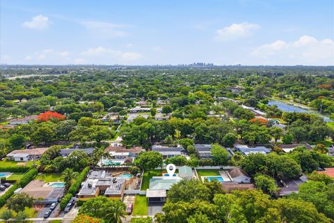 Tiny photo for 660 Azalea Court, Plantation, FL 33317 (MLS # B26033403)