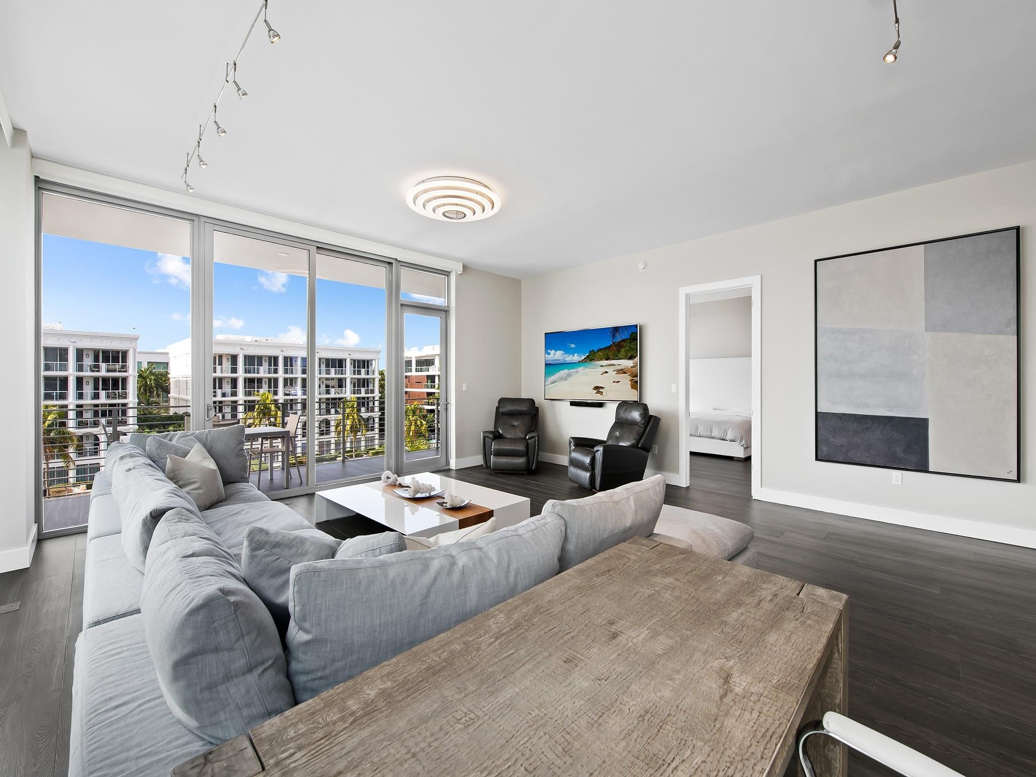 41 Isle Of Venice Drive 402