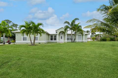 Featured picture for the property R10942455