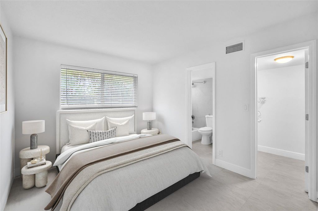 Photo of 1101 NE 18th Avenue #4, Fort Lauderdale, FL 33304 (MLS # B26045914)