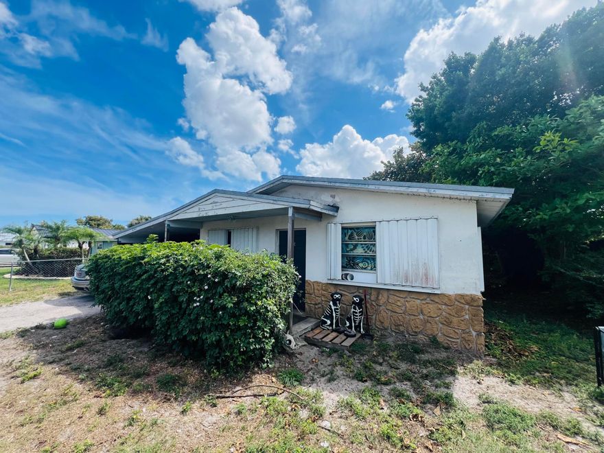 Great investment opportunity in Palm Beach County! Located in Lake Worth Beach, this property sits on a large lot with no HOA and offers excellent potential for investors or buyers looking to renovate and add value. The home needs renovations but provides a great chance to customize or flip in a desirable and convenient location close to shopping, dining, and major roadways. Don't miss this chance to secure a great deal with strong upside potential in a growing area.