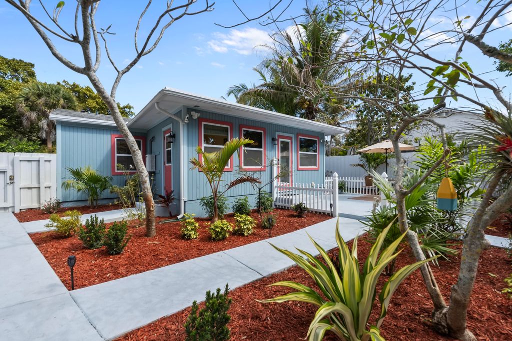 Photo of 2396 Easy Street #A, Palm Beach Gardens, FL 33410 (MLS # B26020450)