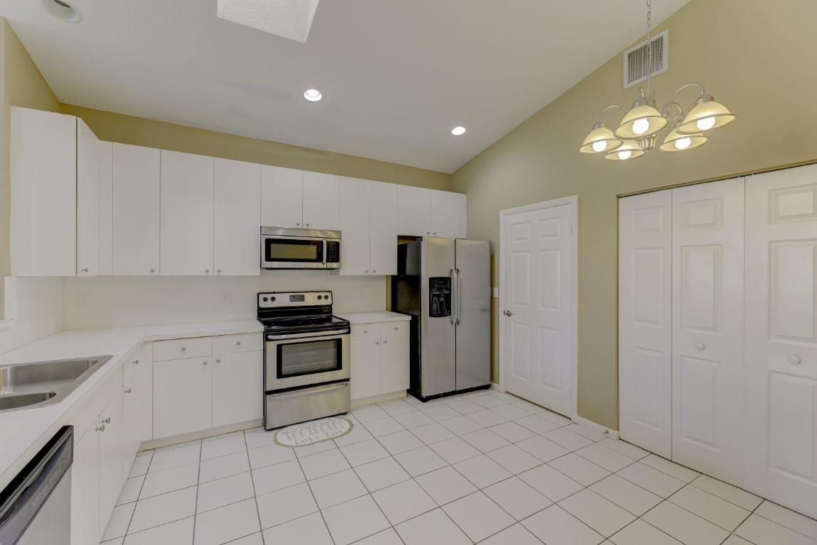 HOLIDAY SPRINGS EAST - Residential