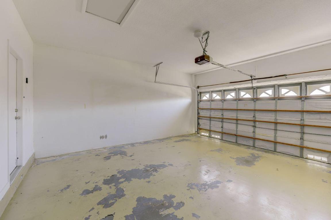 HOLIDAY SPRINGS EAST - Residential