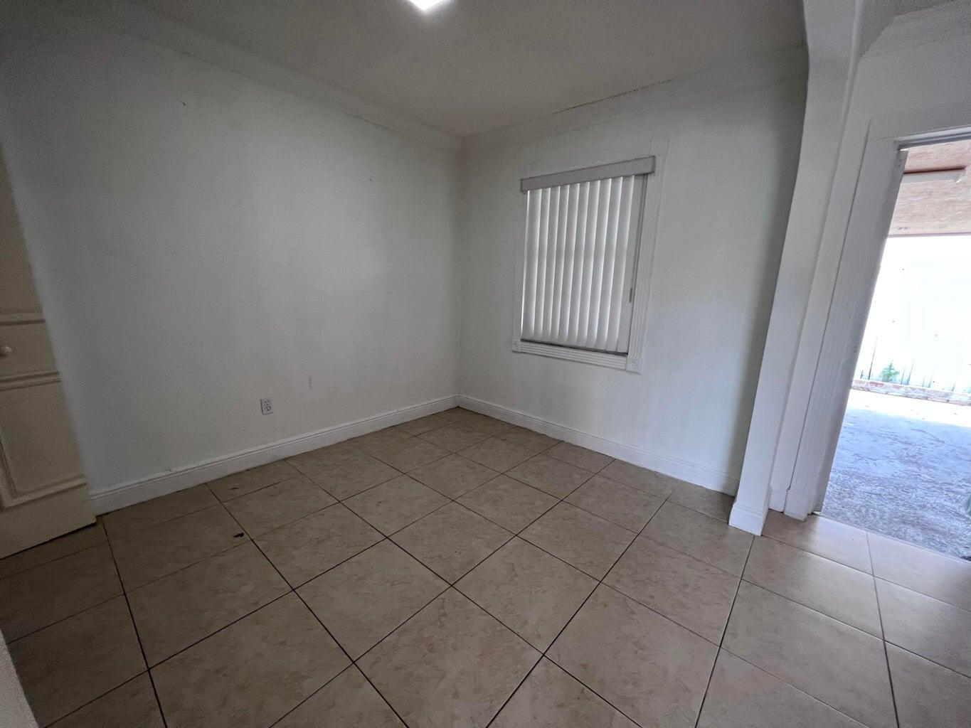 PLANTATION VILLAGE U - Residential Lease