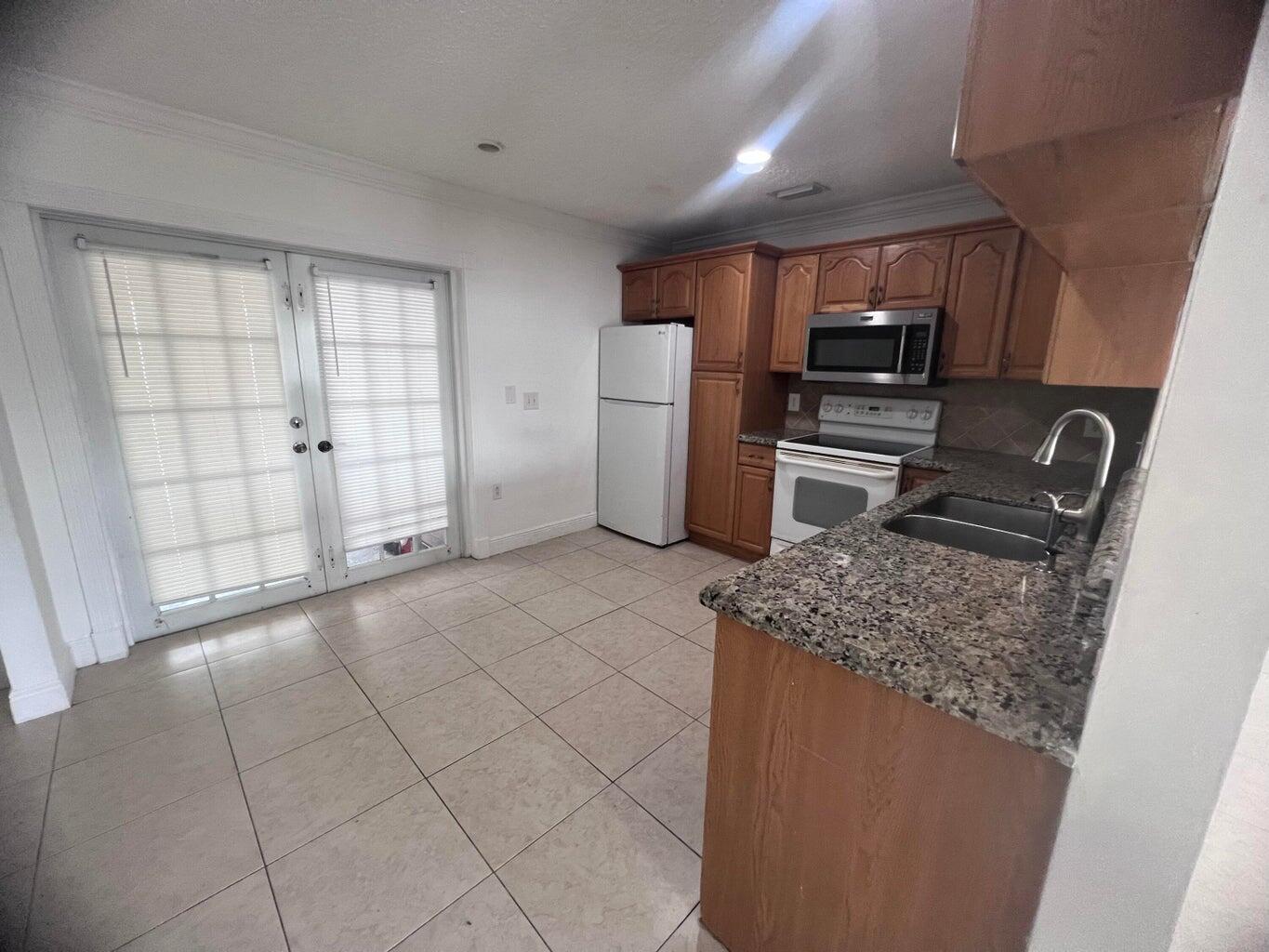 PLANTATION VILLAGE U - Residential Lease