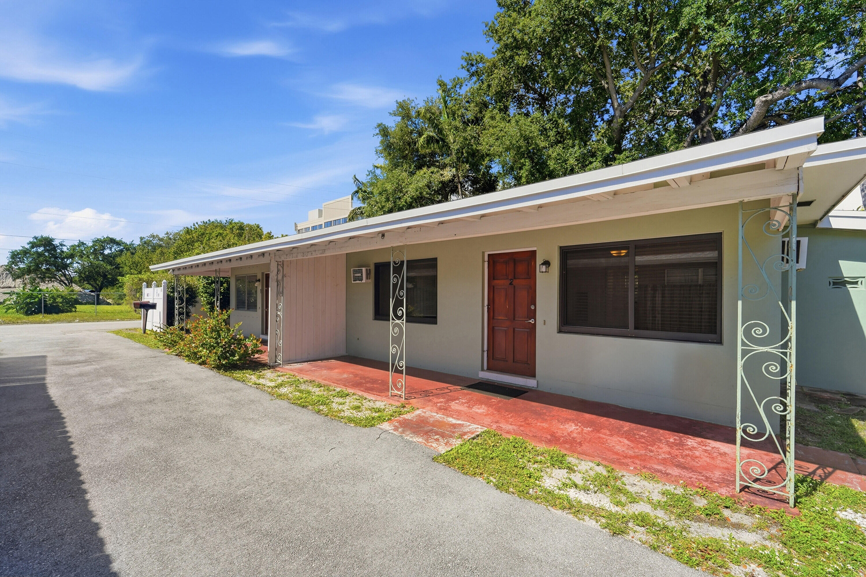 707 SE 18th Street 1-2