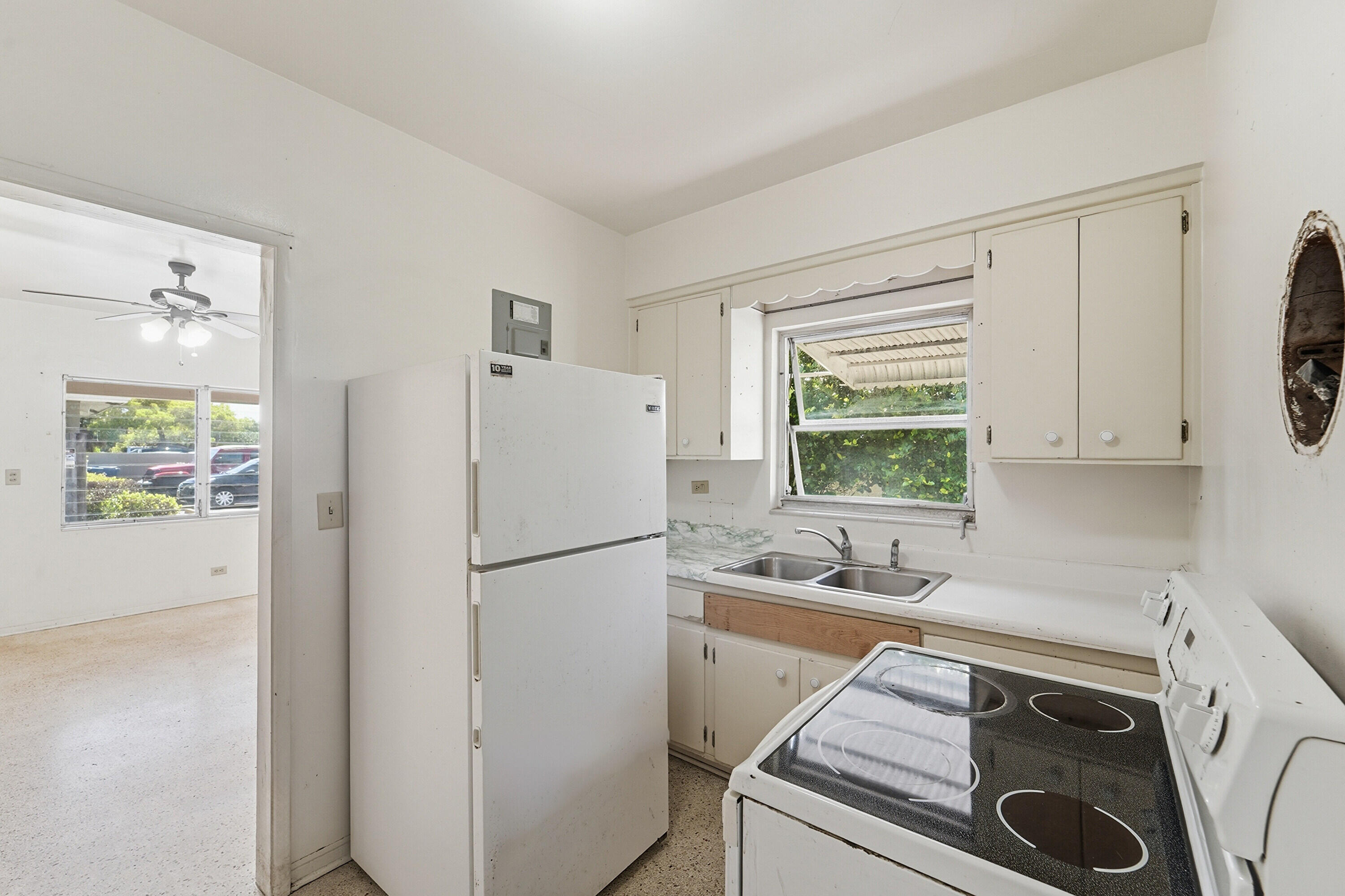 EVERGLADE LAND SALES CO - Residential Income