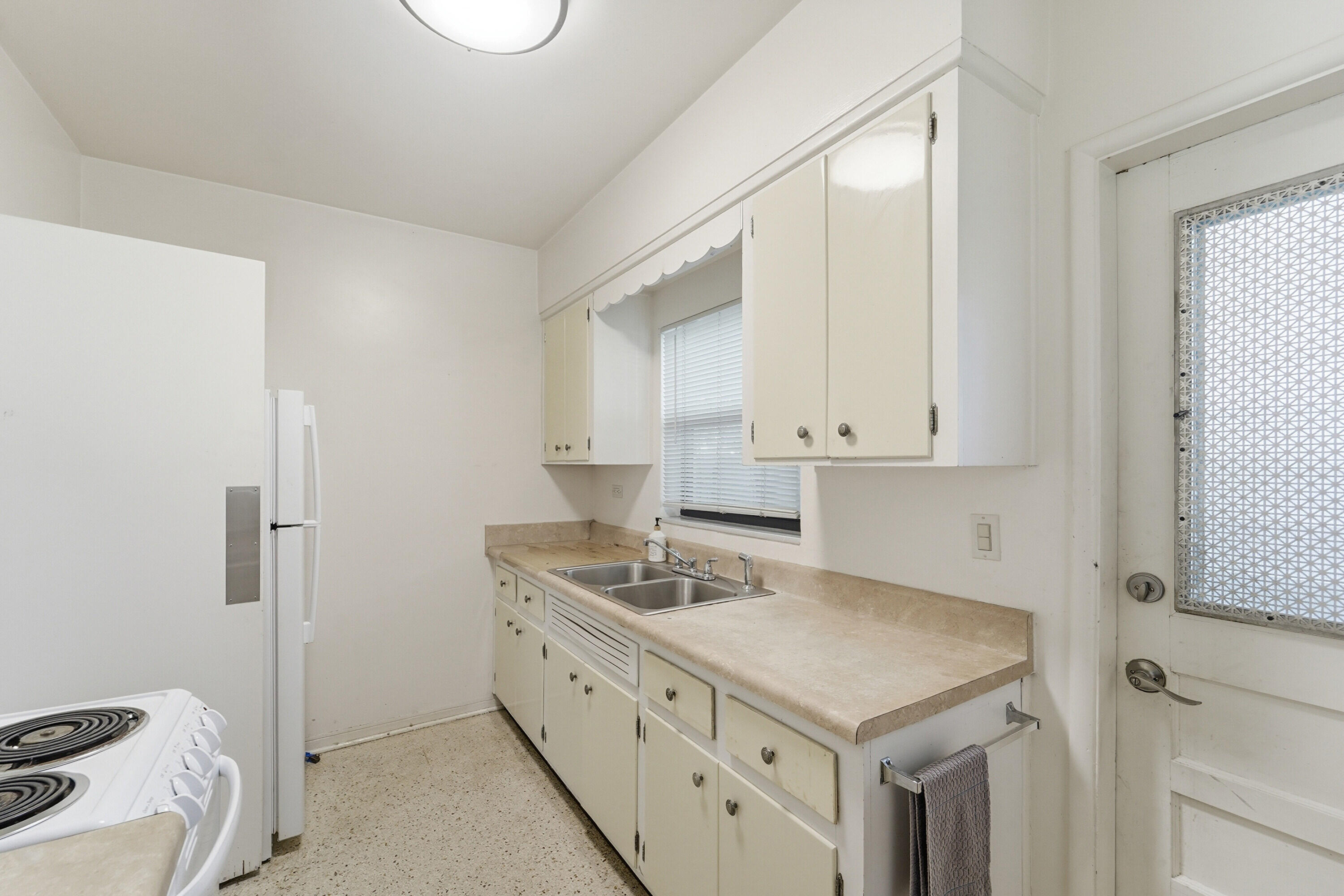 707 SE 18th Street 1-2