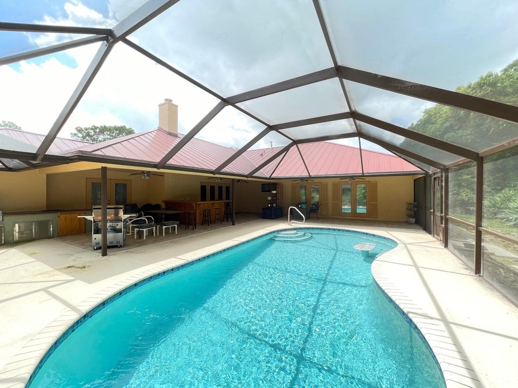 Photo of 17087 133rd Trail N, Jupiter, FL 33478 (MLS # B26078781)