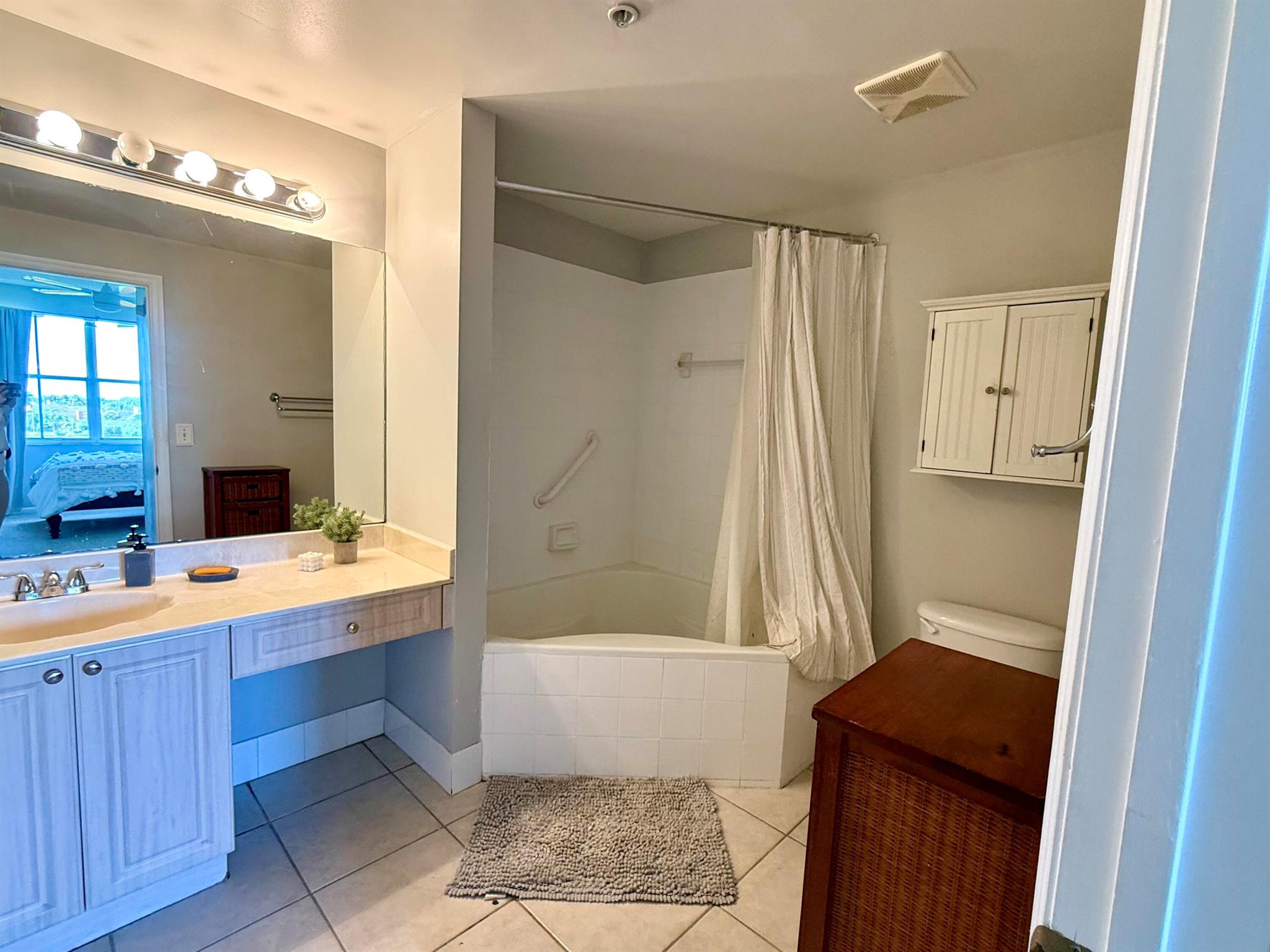 ARISSA PLACE CONDO - Residential Lease