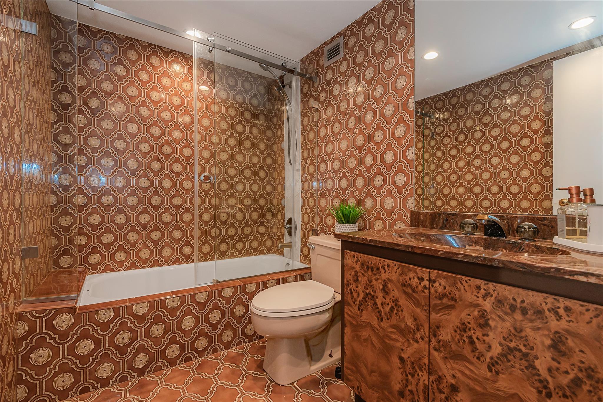 ALLINGTON TOWERS - Residential