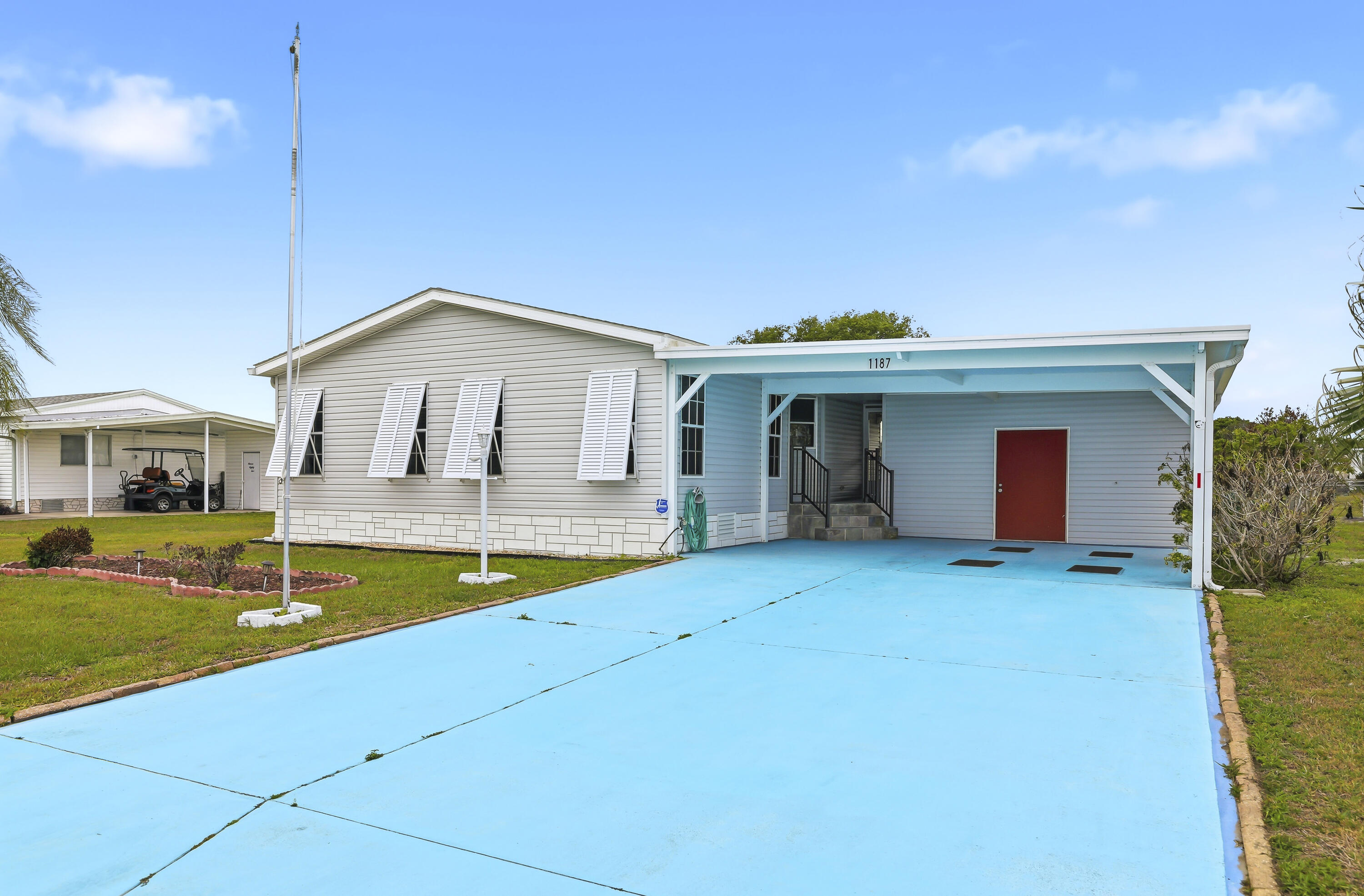 1187 Barefoot Circle