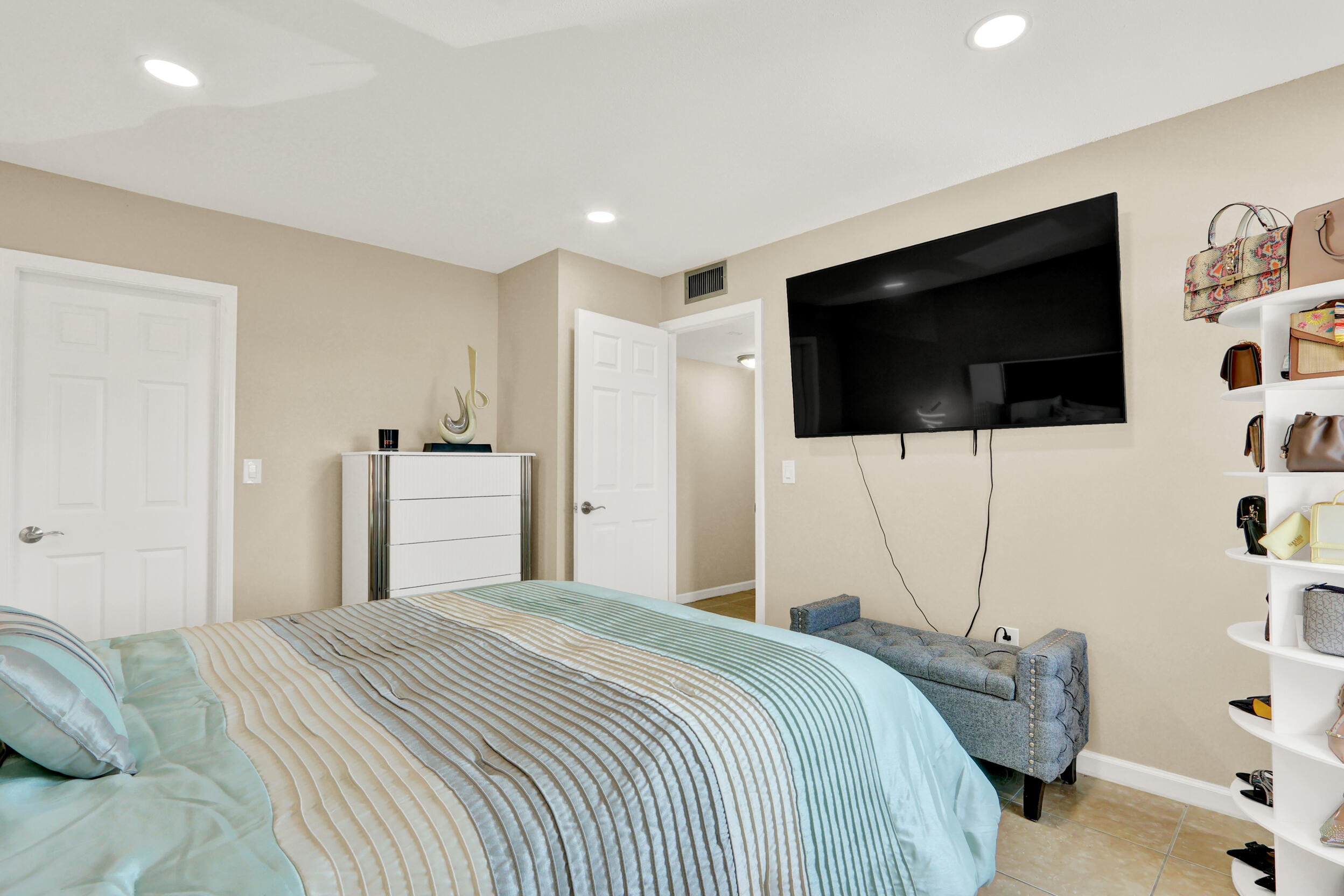 Lakeside Village - Residential