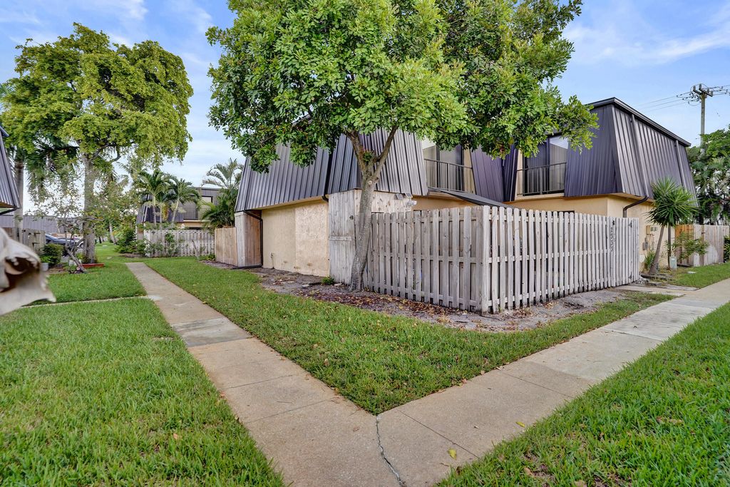 Photo of 2333 Waterside Drive, Lake Worth, FL 33461 (MLS # B26051361)
