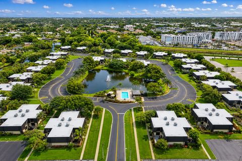 Photo of 2333 Waterside Drive, Lake Worth, FL 33461 (MLS # B26051361)