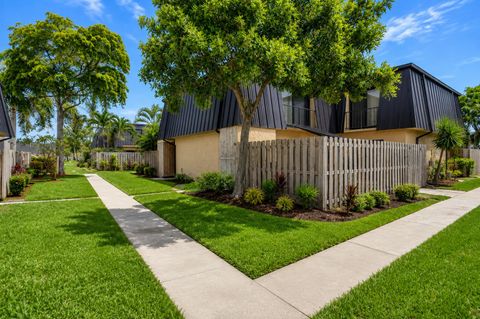 Tiny photo for 2333 Waterside Drive, Lake Worth, FL 33461 (MLS # B26051361)