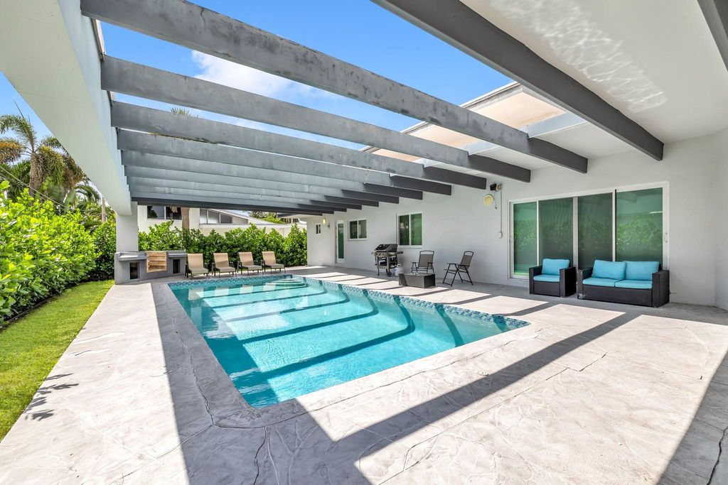 Photo of 2812 NE 27th Street, Lighthouse Point, FL 33064 (MLS # B26016569)