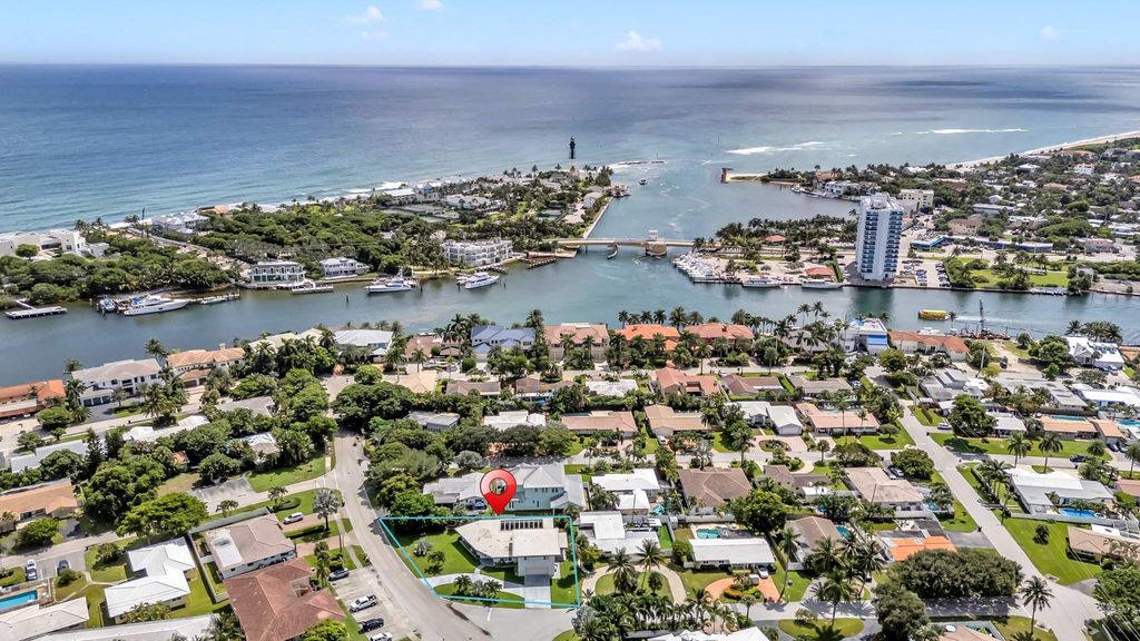 Photo of 2812 NE 27th Street, Lighthouse Point, FL 33064 (MLS # B26016569)