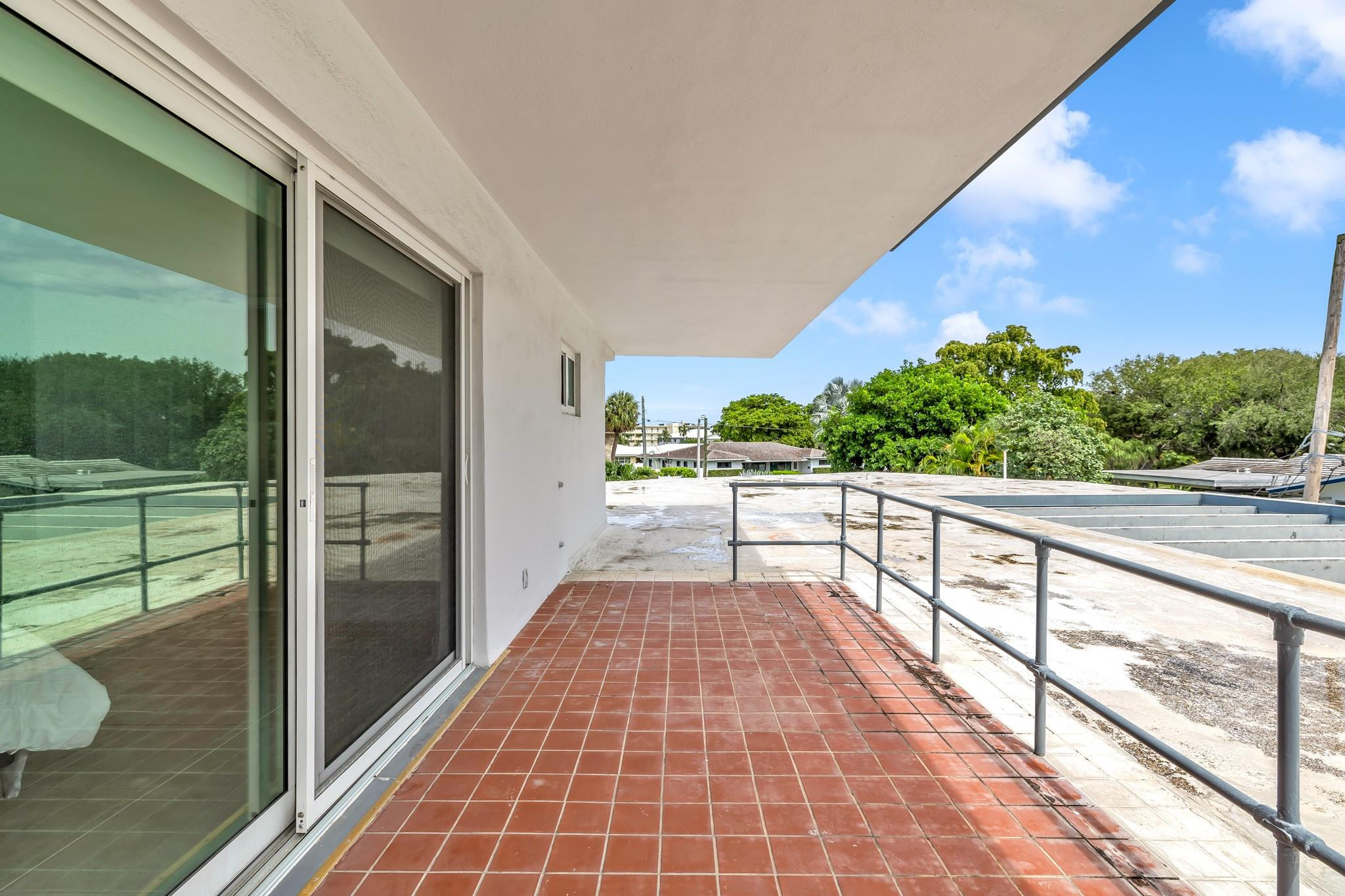 LIGHTHOUSE POINT FIRST SEC - Residential Lease