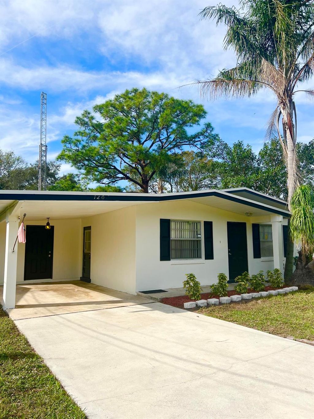 Photo of 1207 Soltman Avenue, Fort Pierce, FL 34950 (MLS # R10940175)