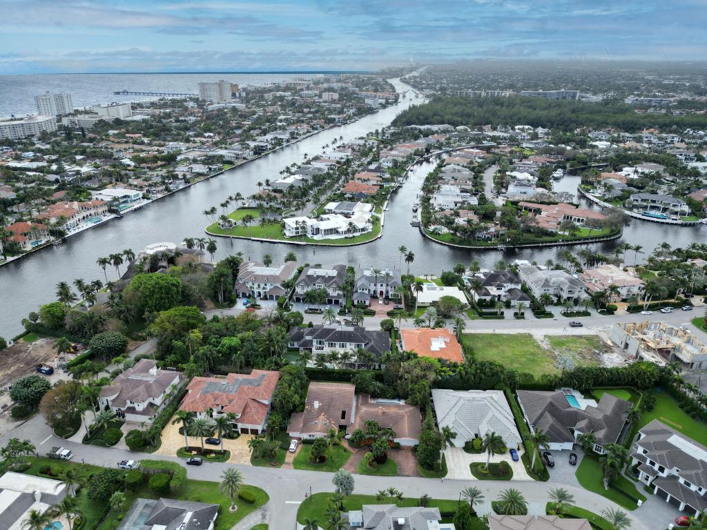 ROYAL PALM YACHT & COUNTRY CLUB - Residential