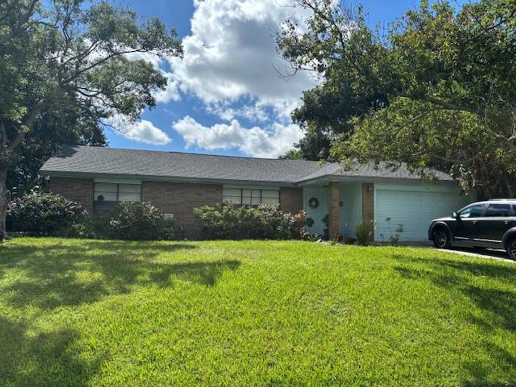 Photo of 787 SW Alton Circle, Port Saint Lucie, FL 34953 (MLS # R11164980)