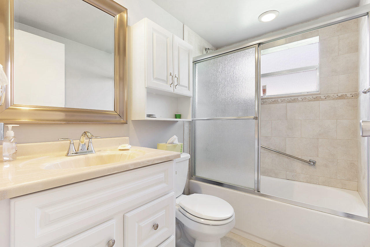 KINGS POINT - Residential