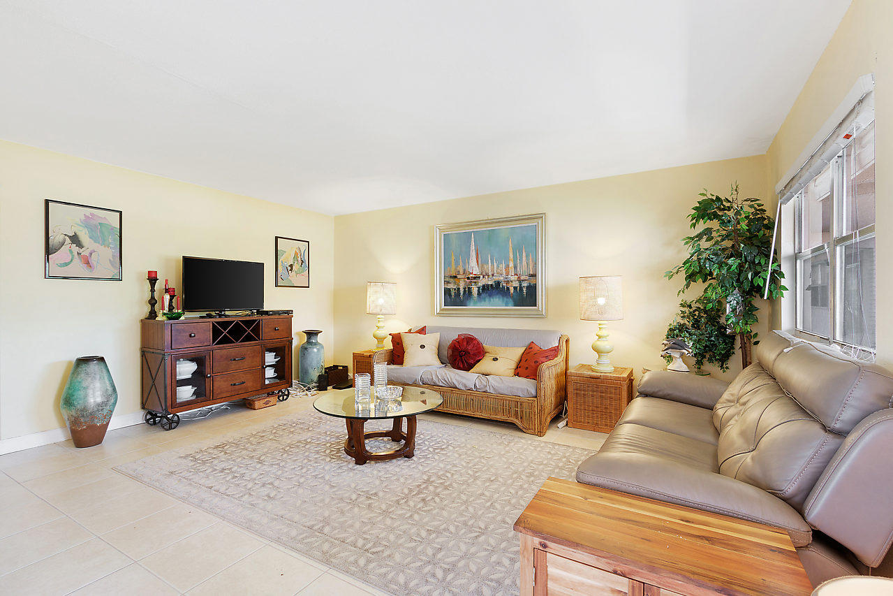 KINGS POINT - Residential