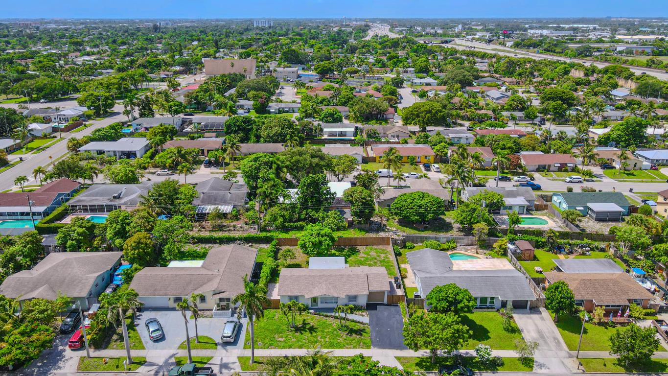 EAST LAKE CLARKE - Residential