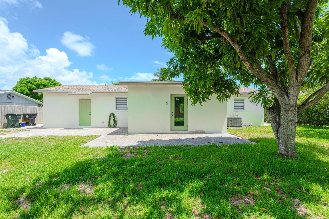 EAST LAKE CLARKE - Residential