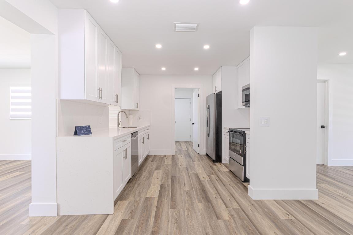 EAST LAKE CLARKE - Residential