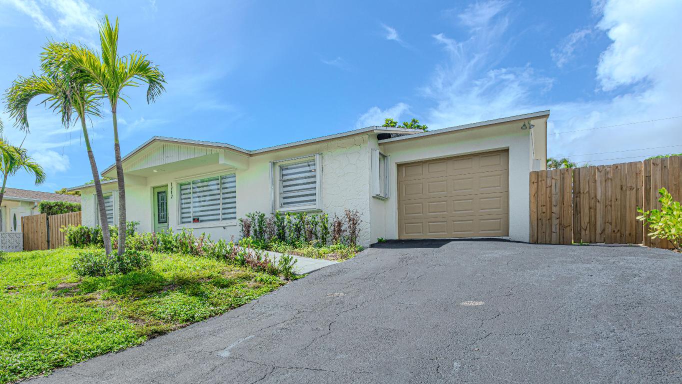 EAST LAKE CLARKE - Residential