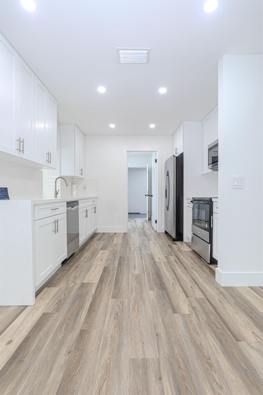 EAST LAKE CLARKE - Residential