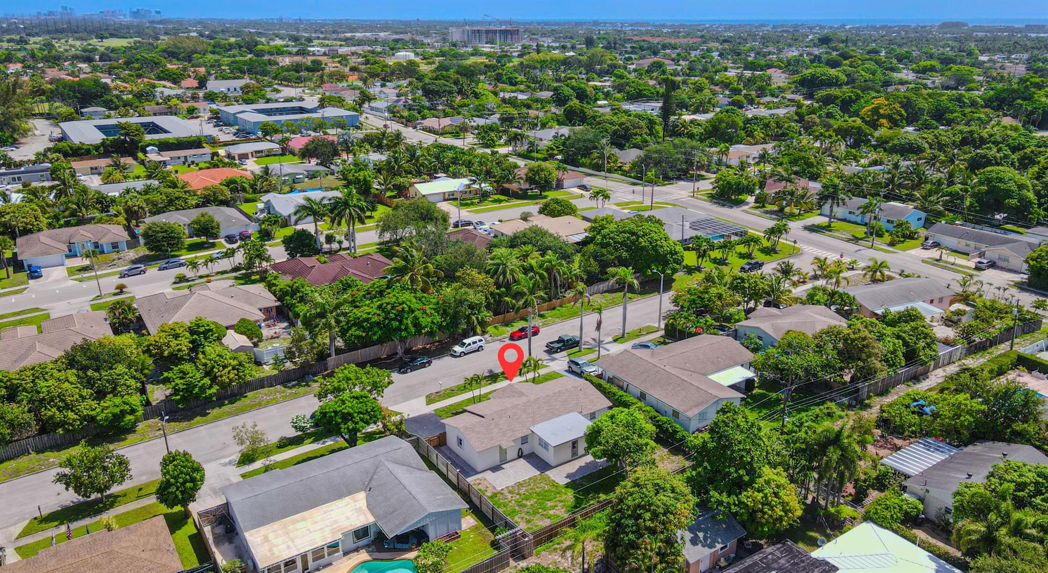 EAST LAKE CLARKE - Residential