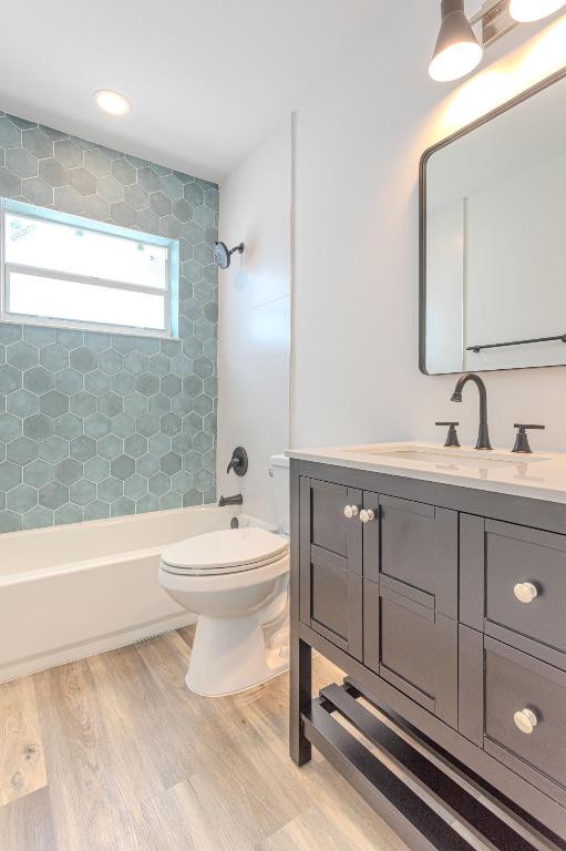 EAST LAKE CLARKE - Residential