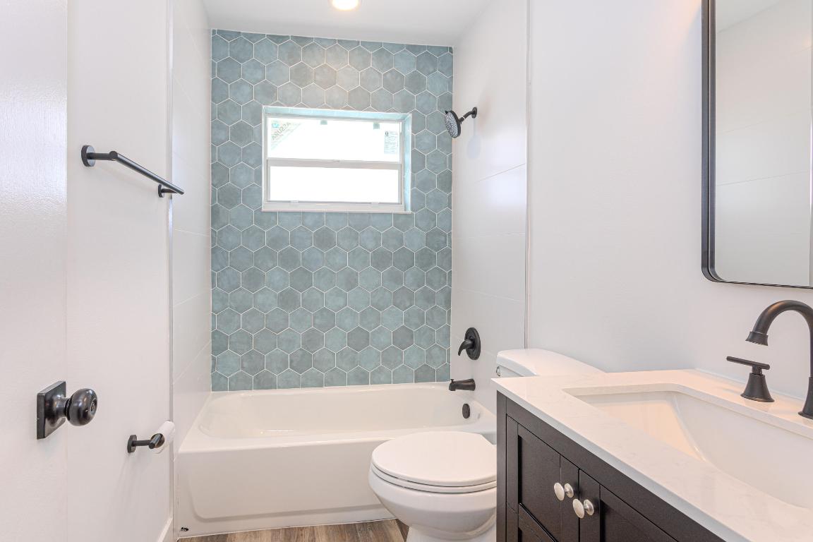 EAST LAKE CLARKE - Residential