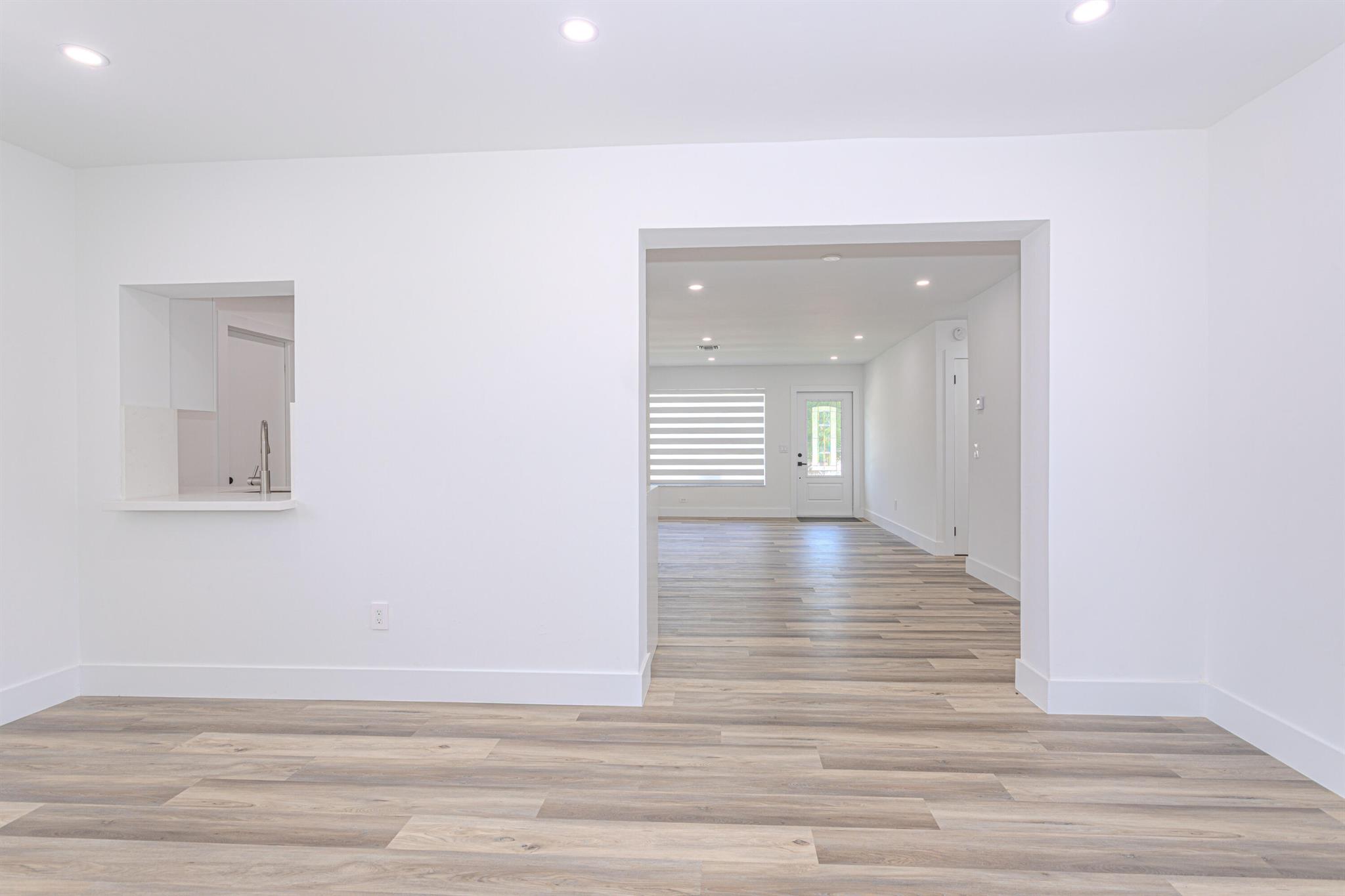 EAST LAKE CLARKE - Residential