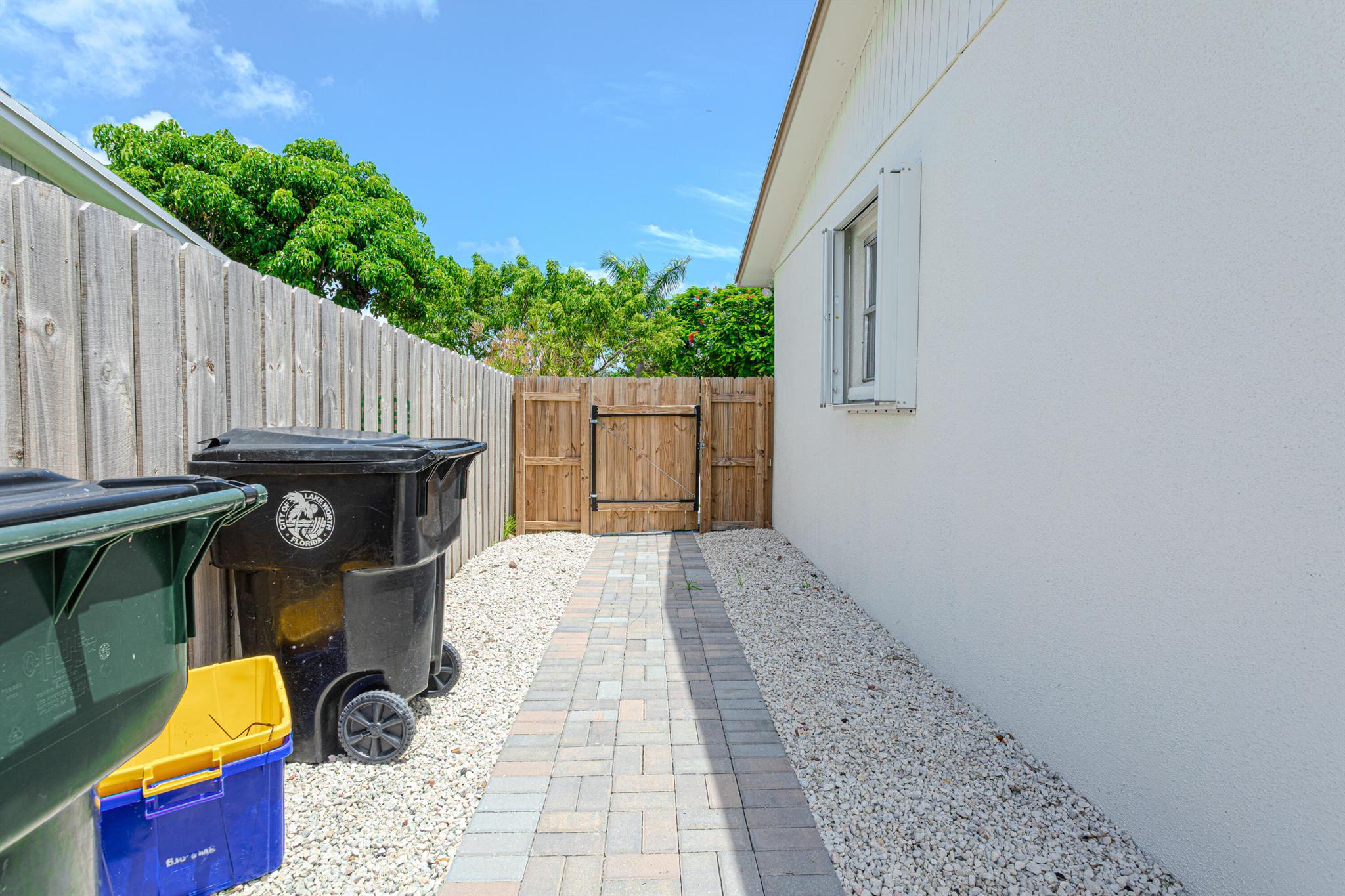 EAST LAKE CLARKE - Residential