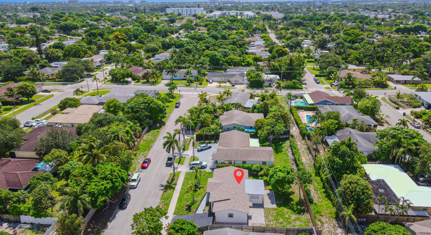 EAST LAKE CLARKE - Residential