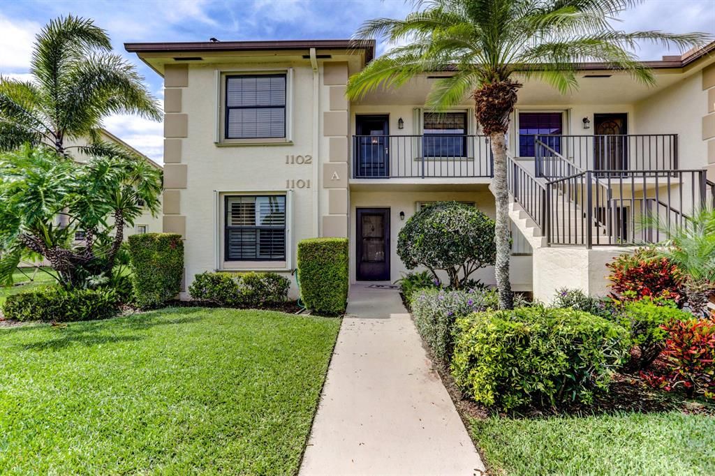 Photo of 1102 Pinecrest Circle Cir #A, Jupiter, FL 33458 (MLS # R10704350)