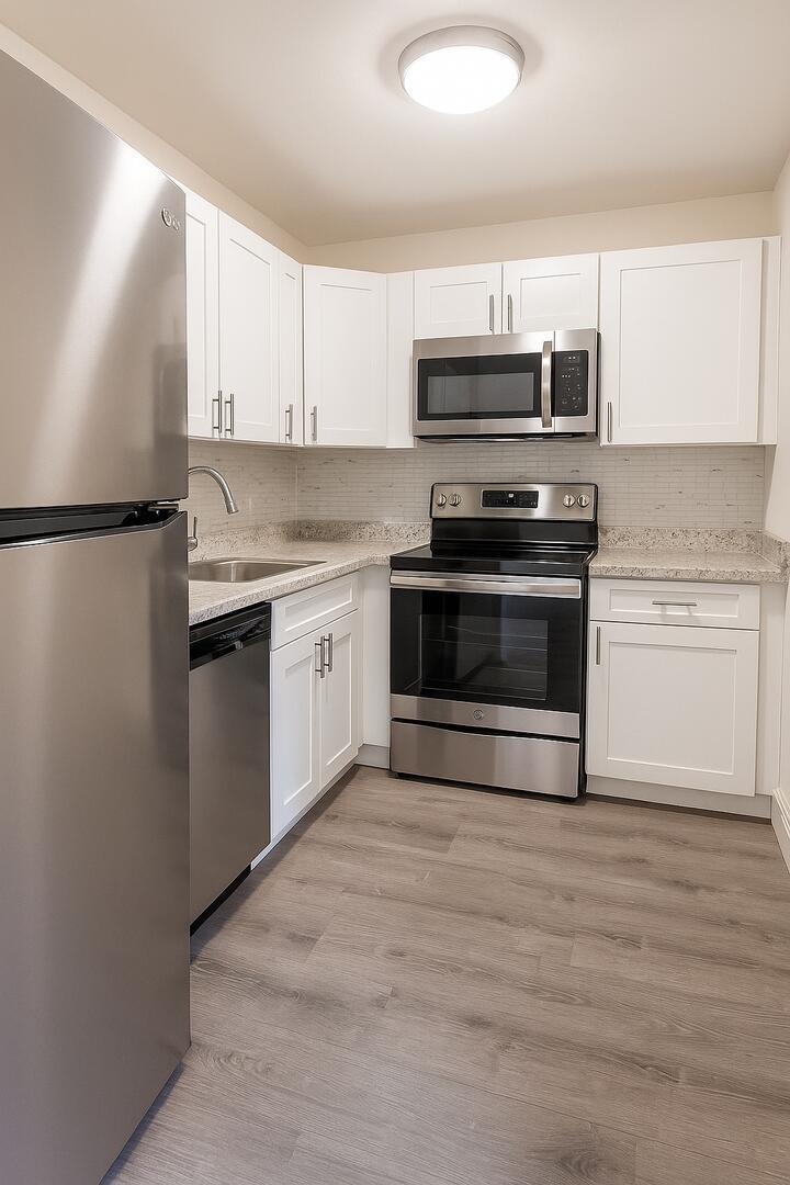 Palm Beach Lakes South Re - Residential Lease